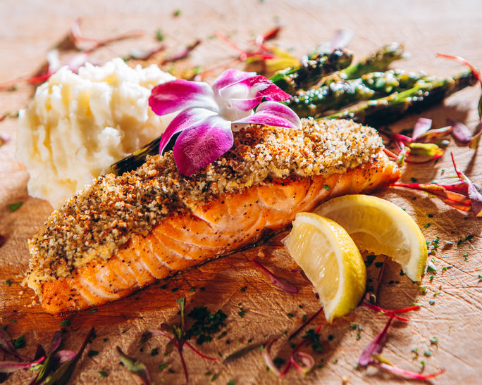 Grilled lemon-oregano salmon