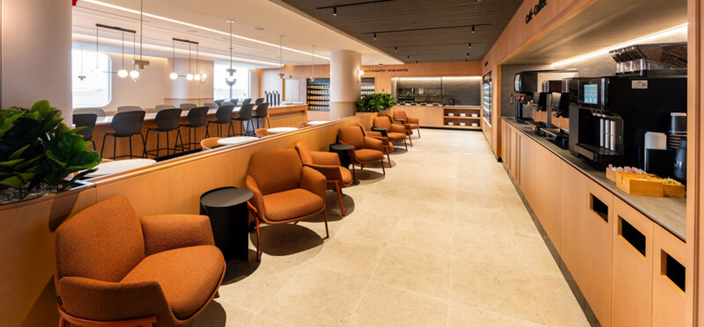 Image: Le design de l’espace intègre des éléments inspirés de la culture café contemporaine de la ville (Source: Air Canada)