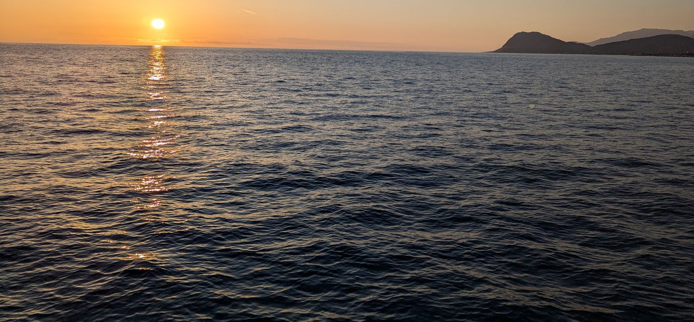 Image: Sunset in Oahu, Hawaii (Photo Credit: Eric Bowman)