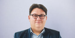 Andrew Gibbons headshot