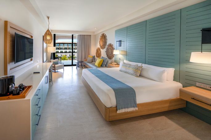 1,042 beautifully appointed rooms. 1,042 beautifully appointed rooms.