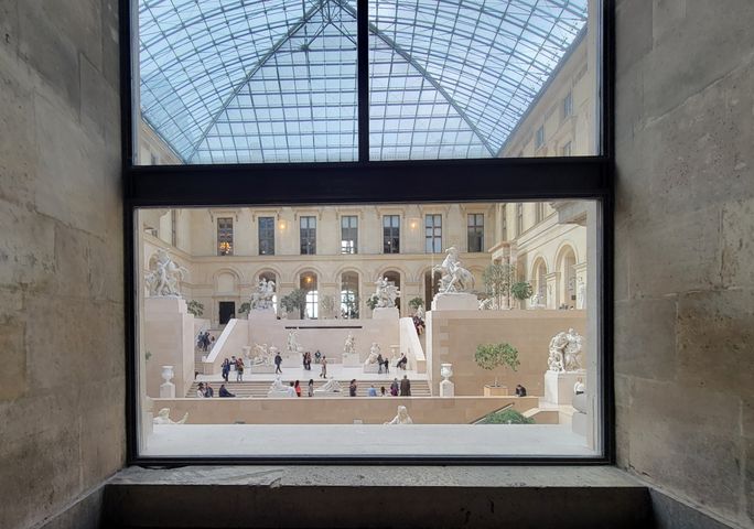 Der Statuengarten im Louvre-Museum, Paris. Der Louvre, Pariser Museen, Museen in Paris, Paris, Pariser Hauptattraktionen, Spitzenpfalz