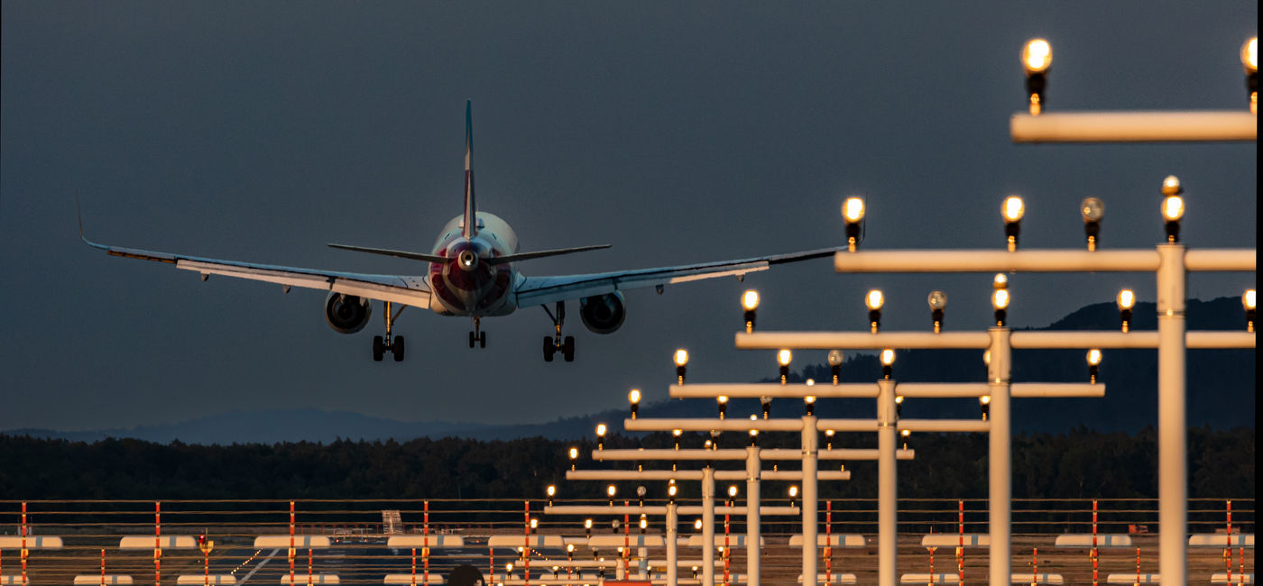 Image: Aircraft on evening approach to Nuremberg International Airport in Germany. (Photo Credit: Ardan Fuessmann / Adobe Stock)