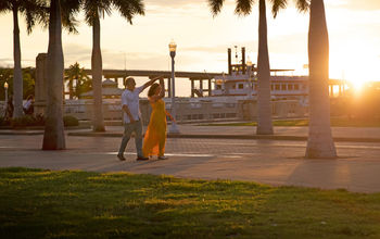 Couple enjoying a sunset in Fort Myers’ islands, beaches and neighborhoods.