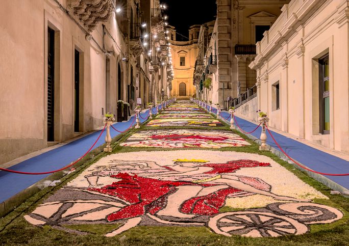 infiorata di noto, flower festivals, noto, sicily, spring travel, spring tourism, flower tourism