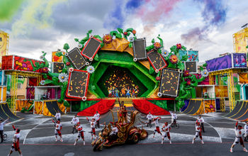 Alice in Wonderland show debuts at Disneyland Paris.