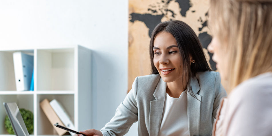 Travel advisor with clients