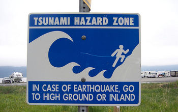 Tsunami hazard zone sign