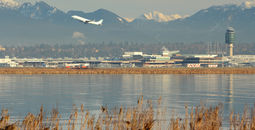 PHOTO: Airlines continue to blast a proposal to privatize Canada's airports. (Photo courtesy of Thinkstock)
