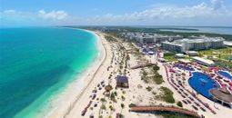 Sunwing Vacations, Make-A-Wish® Canada and Planet Hollywood Cancun come together to fulfill the wish of  30 children with critical illnesses