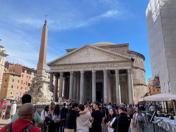 The crowd in Rome