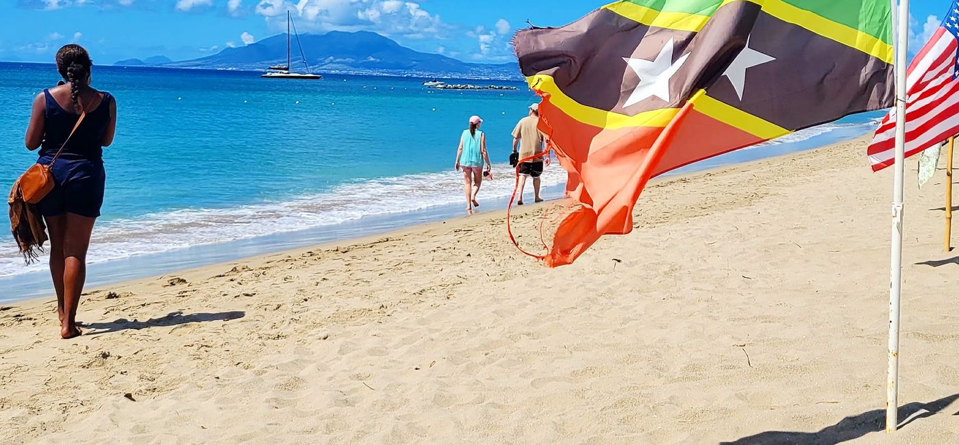 Image: Il y a des plages à Nevis aussi (Photo Credit: Brian Major)