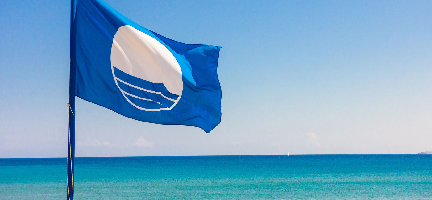 Image: Blue Flag awarded to Mexican beaches and marinas. (Photo Credit: Pictures by Alex / Adobe Stock)