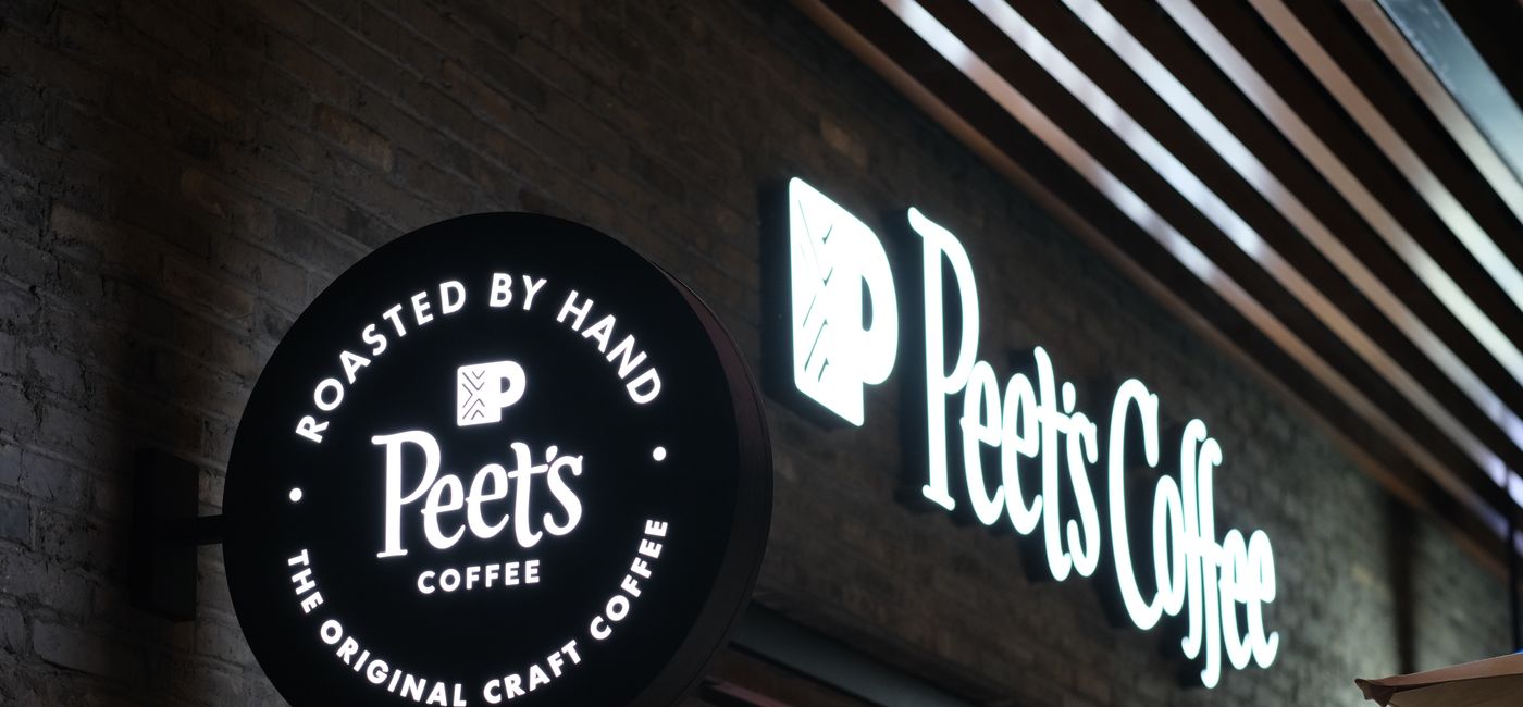Image: Peet's Coffee shop. (Photo Credit: Robert/Adobe)