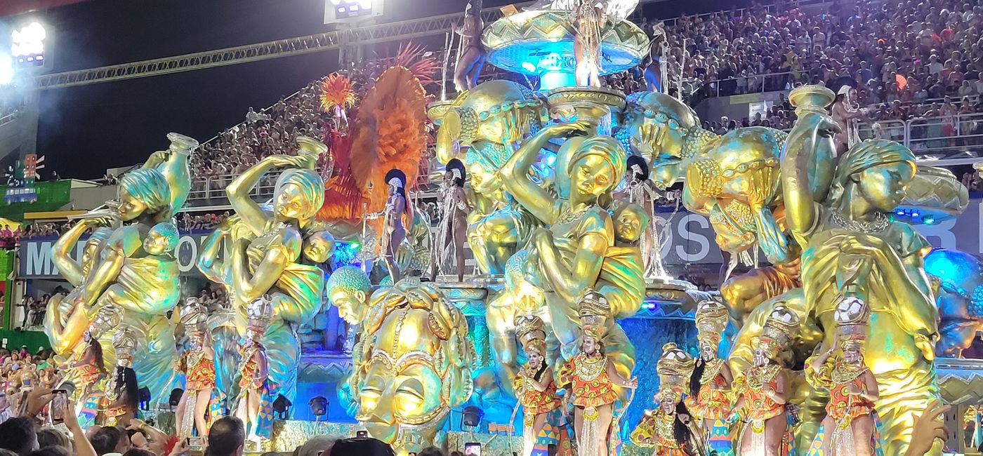 Image: Des chars du carnaval 2025 à Rio ont mis en avant des thèmes afro-brésiliens (Photo Credit: Brian Major)