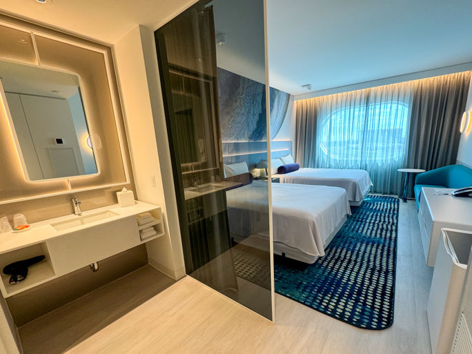 Terra Luna room. Terra Luna room.