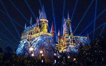 Universal Orlando Resort holiday decor