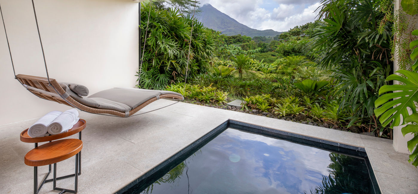Image: Tabacon Honeymoon Suite Plunge Pool (Photo Credit: Pursuit)