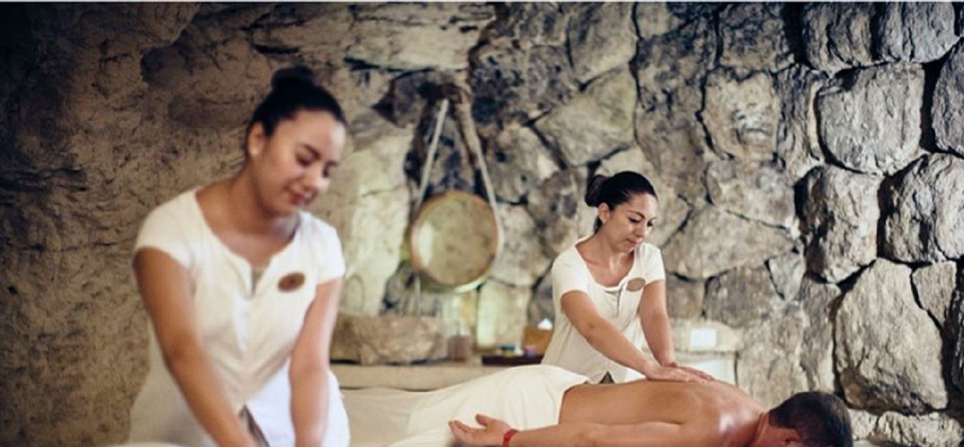 Image: Couples massage at Muluk Spa. (photo via Hotel Xcaret Arte)
