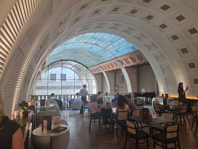 Continental Hotel Budapest mezzanine