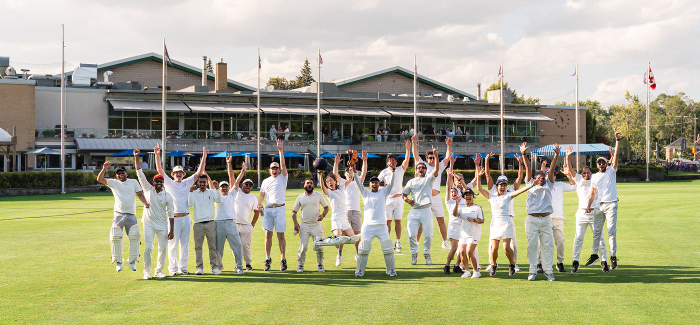 Image: Goway and Air New Zealand mark the 25th anniversary of their annual cricket match. (Photo Credit: Aaron Li/Goway Travel)