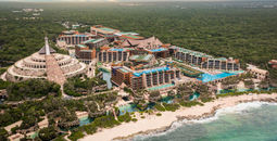 Hotel Xcaret Arte