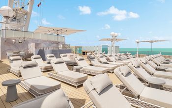 Both Norwegian Jade and Norwegian Gem now have Vibe Beach Clubs