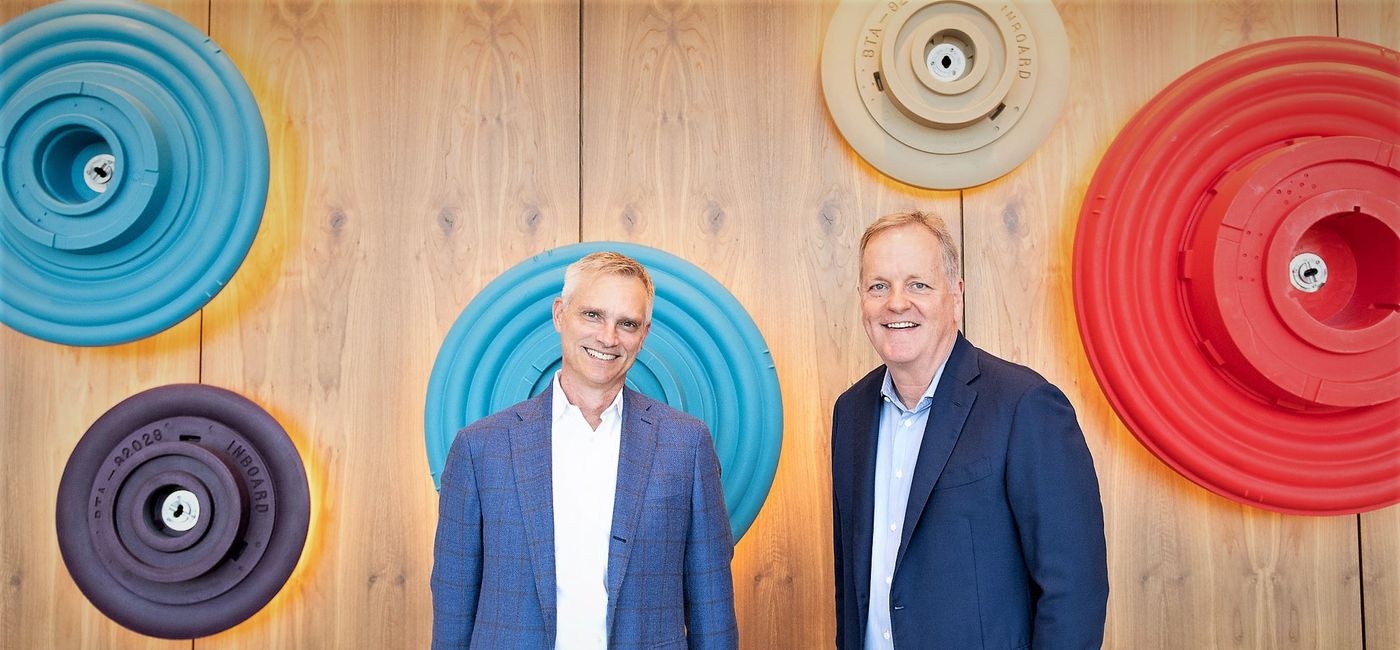 Image: American Airlines CEO Doug Parker, right, will retire in 2022. Airline president Robert Isom, left, will take over. (American Airlines)