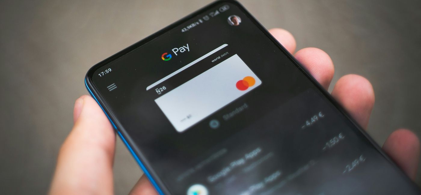 Image: Apple Pay and Google Pay account for nearly one-third of all online spending in Canada (Photo Credit: Supplied)