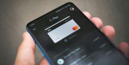 Apple Pay and Google Pay account for nearly one-third of all online spending in Canada