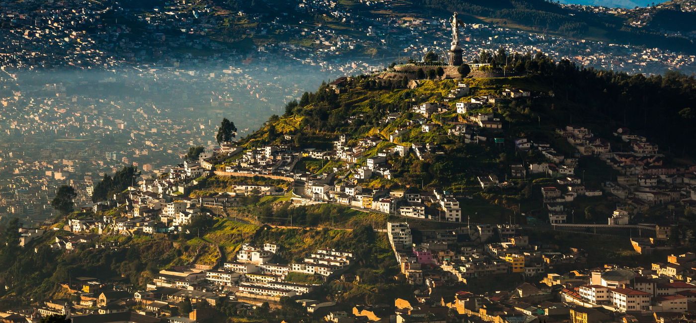 Image: Vue sur El Panecillo en Équateur (Photo Credit: ecuadorquerido/Adobe Stock)