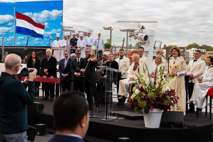 Seven Ships, Four Nations: Viking Honors Advisors in Global Naming Event Seven Ships, Four Nations: Viking Honors Advisors in Global Naming Event
