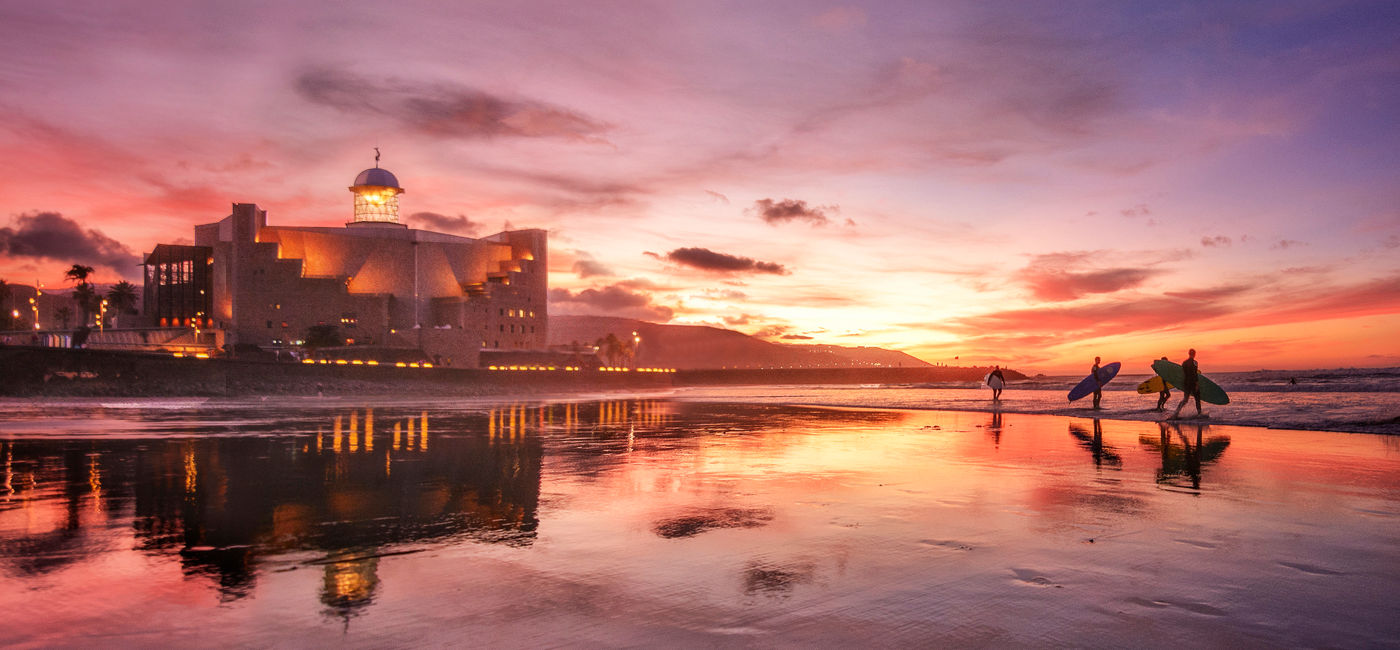 Image: Twilight colors in Las Palmas de Gran Canaria.