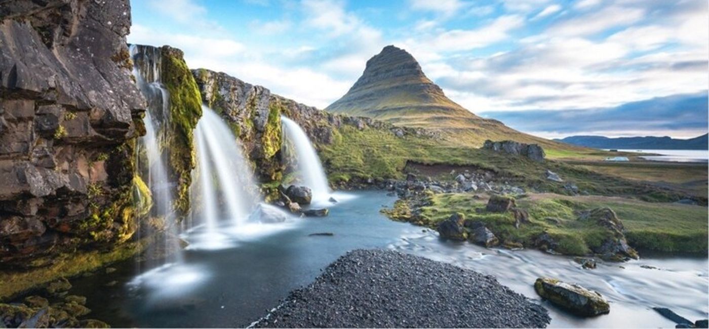 Image: WestJet announced the addition of new service between Edmonton and Reykjavik, Iceland. (Photo Credit: WestJet)