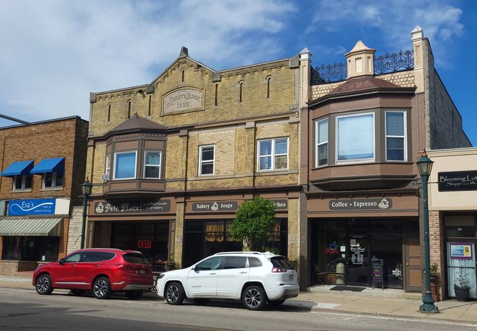 Perc Place, a cafe and restaurant in Hartford, Wisconsin. lacey pfalz, perc place, hartford wisconsin, wisconsin
