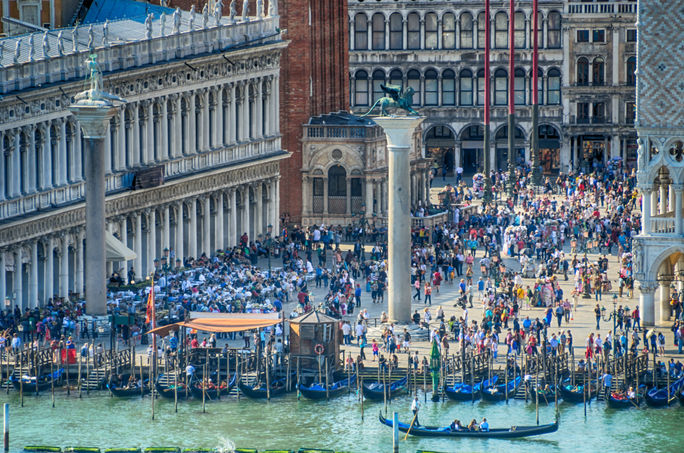 Crowds in Venice, Italy, travel, crowd, people, travelers, overtourism, over tourism,