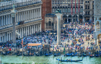 Crowds in Venice, Italy, travel, crowd, people, travelers, overtourism, over tourism,