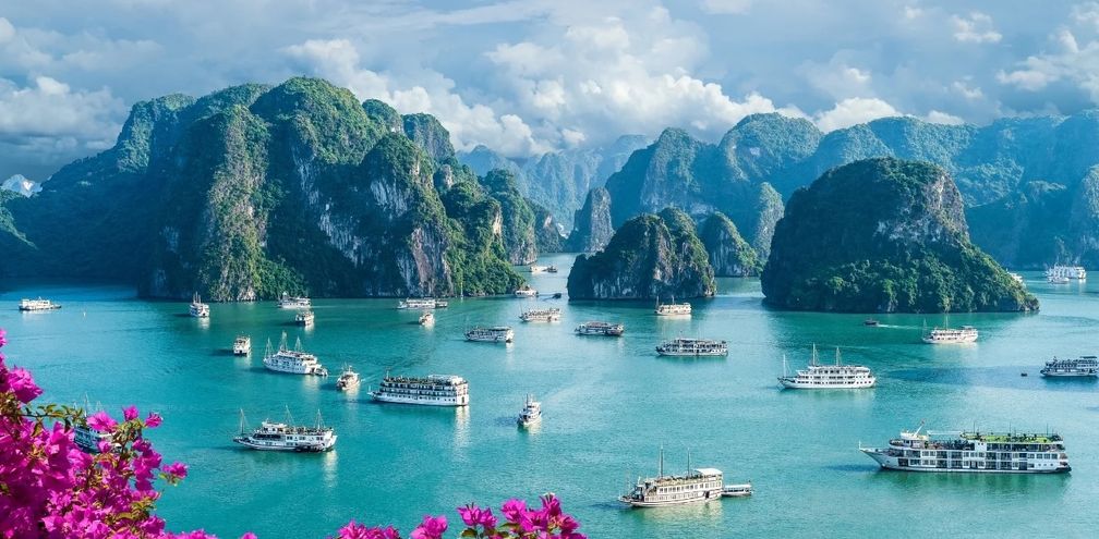 Railbookers in Halong Bay