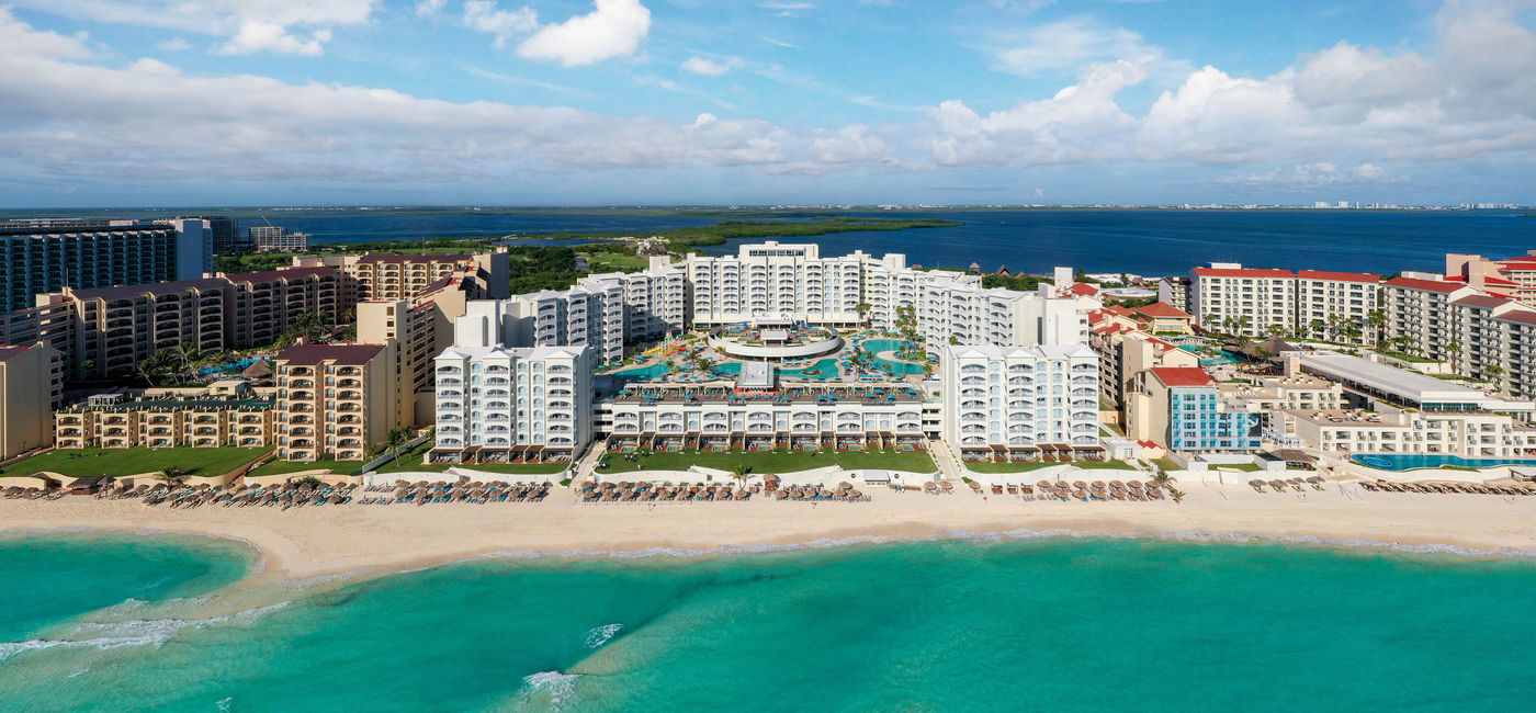 Image: Hilton Cancun Mar Caribe All-Inclusive Resort. (Photo Credit: Hilton)