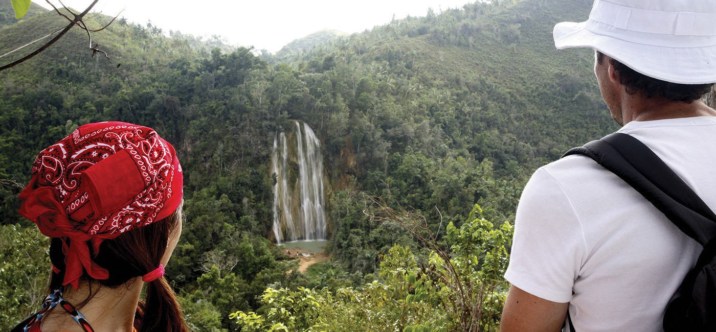 Image: Couple at Salto el Limon, Samana (Photo Credit: Dominican Republic Ministry of Tourism)