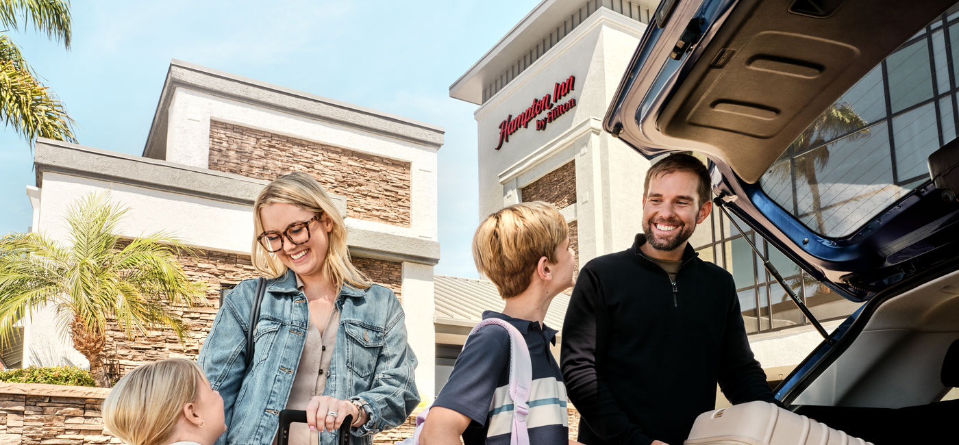 Image: Family on Vacation (Photo Credit: Hilton Hotels)