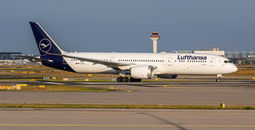 Lufthansa Boeing 787-9 Dreamliner at Frankfurt Airport