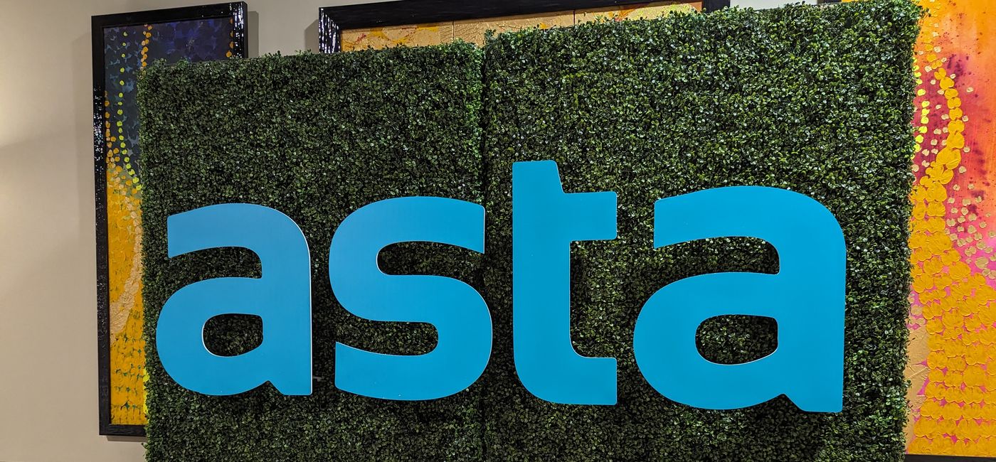 Image: ASTA sign at the 2024 Travel Advisor Conference (Photo Credit: Eric Bowman)