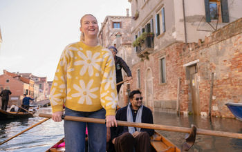 Contiki, young adult, young adult traveler, gondola, Venice