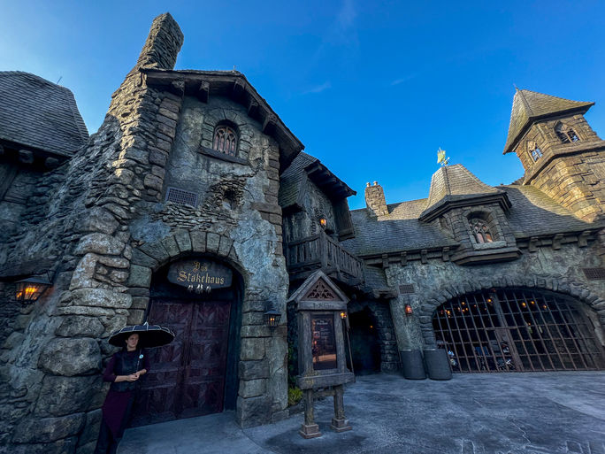 Das Stakehaus im Dark Universe, Teil des epischen Universums des Universal Orlando Resorts Das Stakehaus im Dark Universe, Teil des epischen Universums des Universal Orlando Resorts