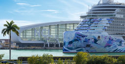 Norwegian Luna in Miami