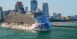 Norwegian Luna in Miami