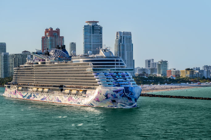 Norwegian Luna in Miami