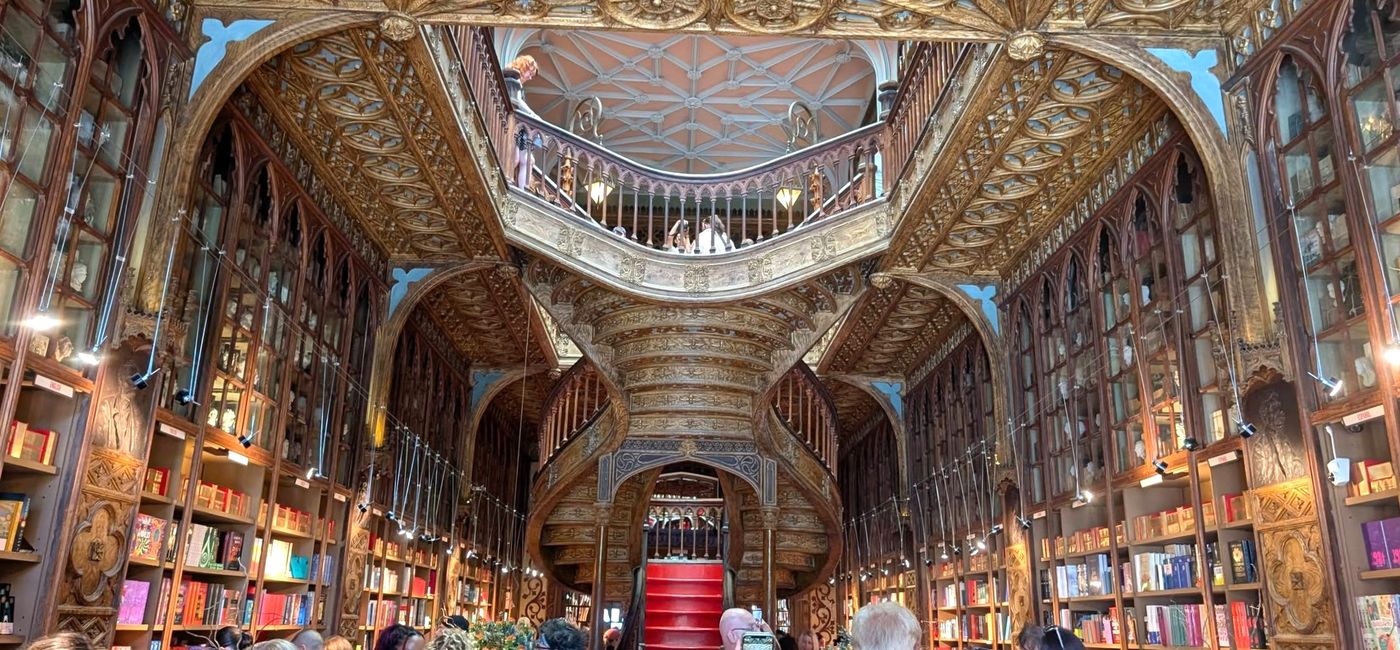 Image: Livrario Lello, Porto, Portugal (Photo Credit: Noreen Kompanik)