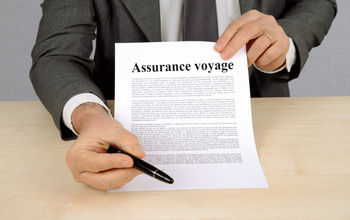 Assurance voyage (Travel insurance illustration in French)